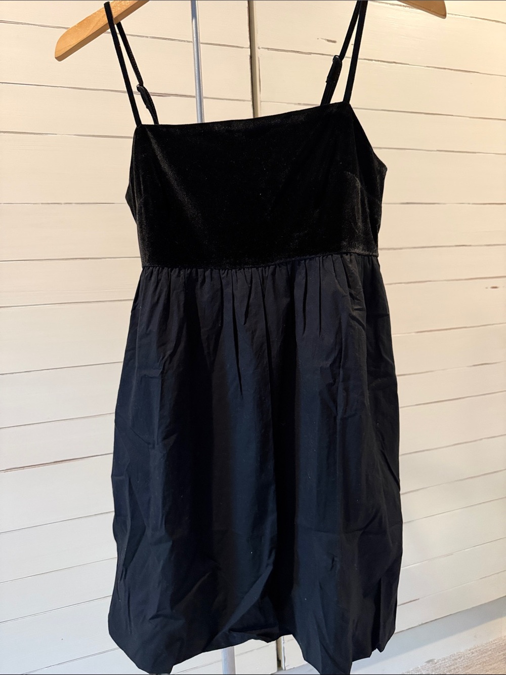 Classic Little Black Velvet-Top Spaghetti Strap Bubble Dress